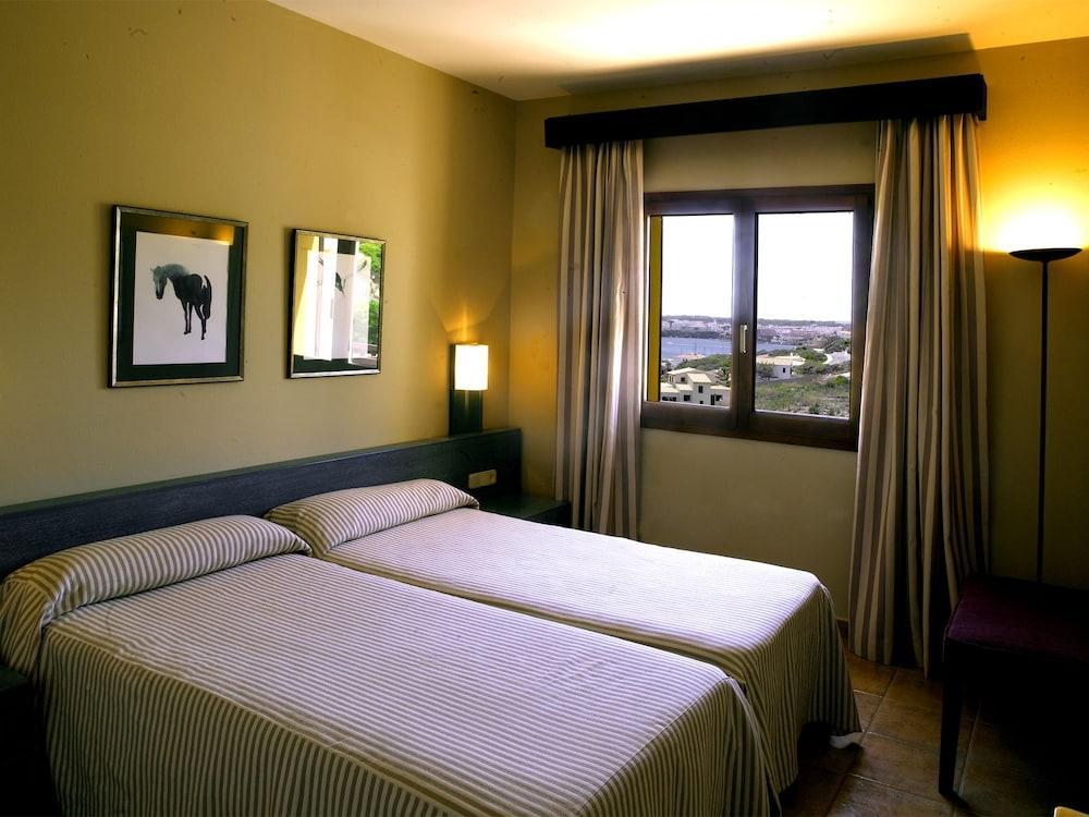 Calallonga Hotel Menorca Mahón Екстериор снимка