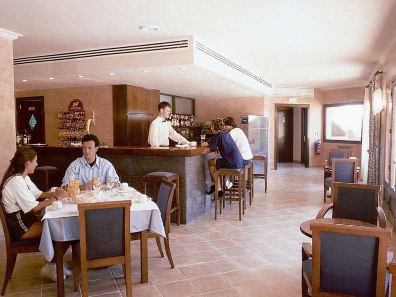 Calallonga Hotel Menorca Mahón Ресторант снимка